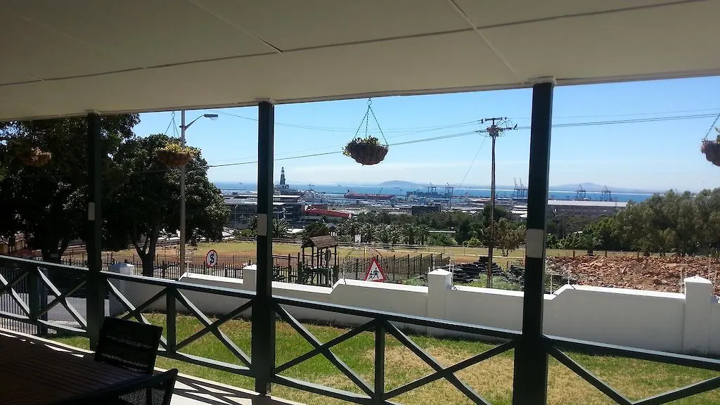 District Six Guesthouse Le Cap
